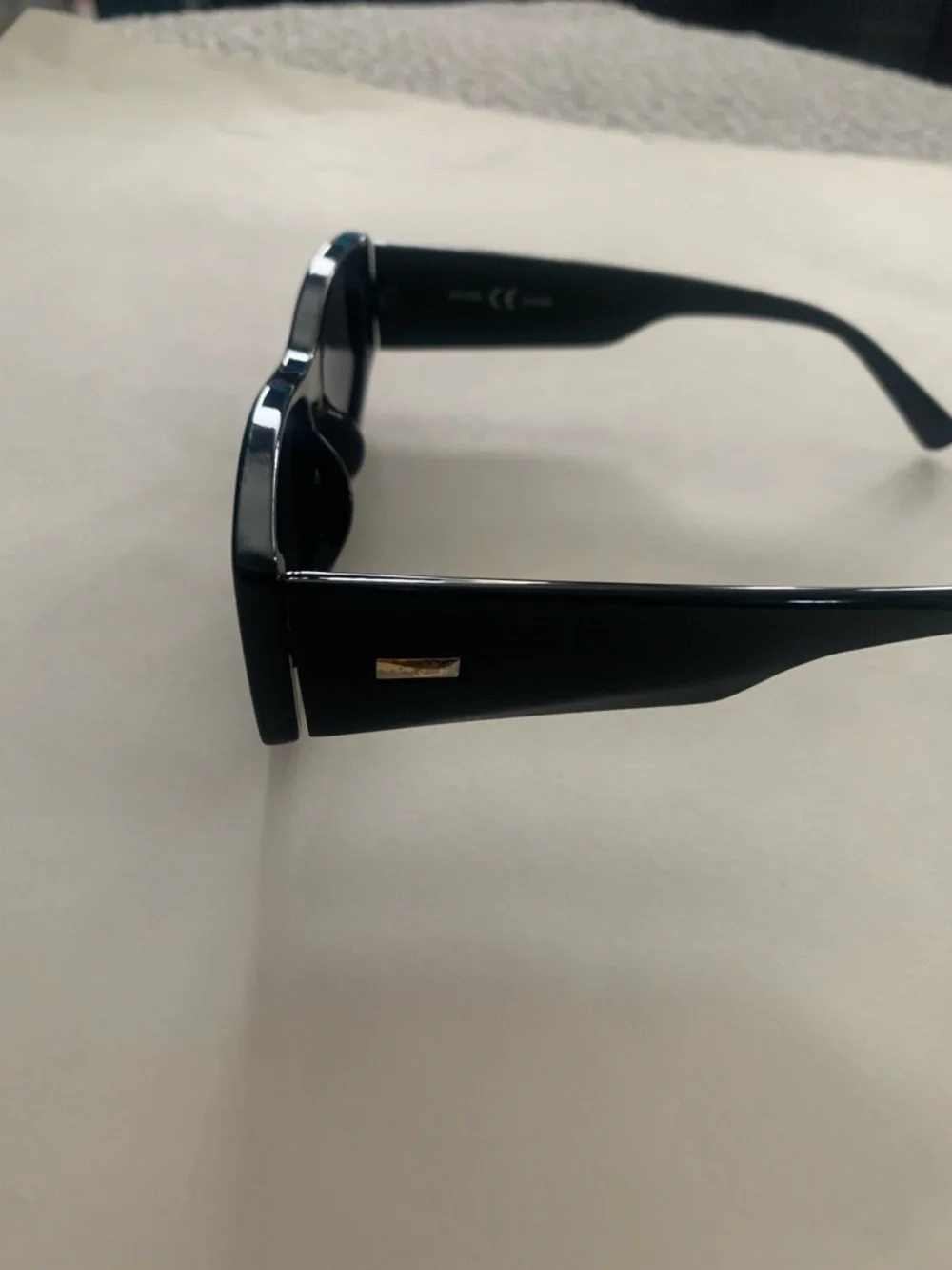 Chunky Rectangular Black Sunglasses with Dark Lenses whitout case